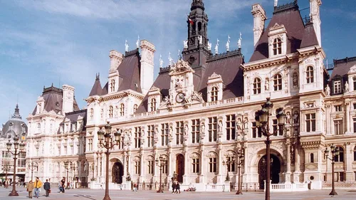 Locations touristiques à Paris : un durcissement des...